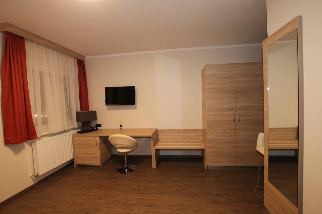 Pension Central Semmering Room photo