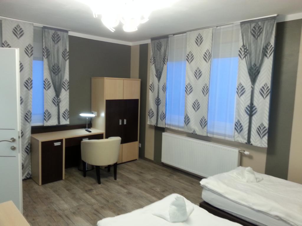 Pension Central Semmering Room photo