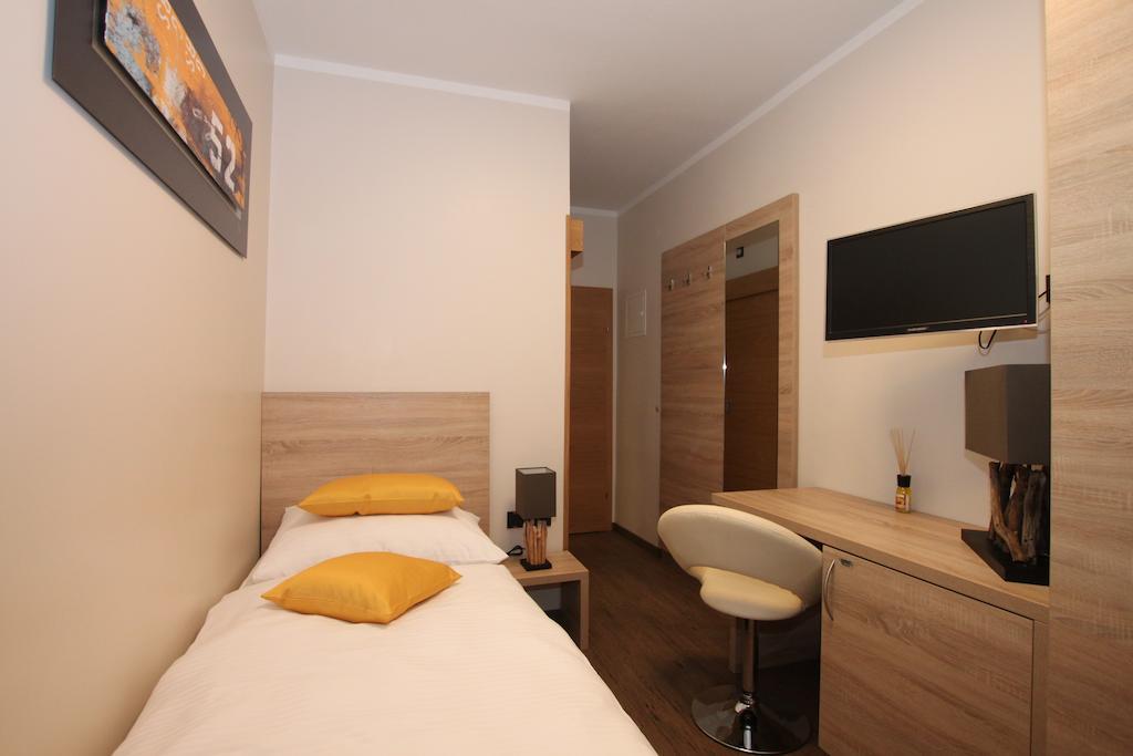 Pension Central Semmering Room photo