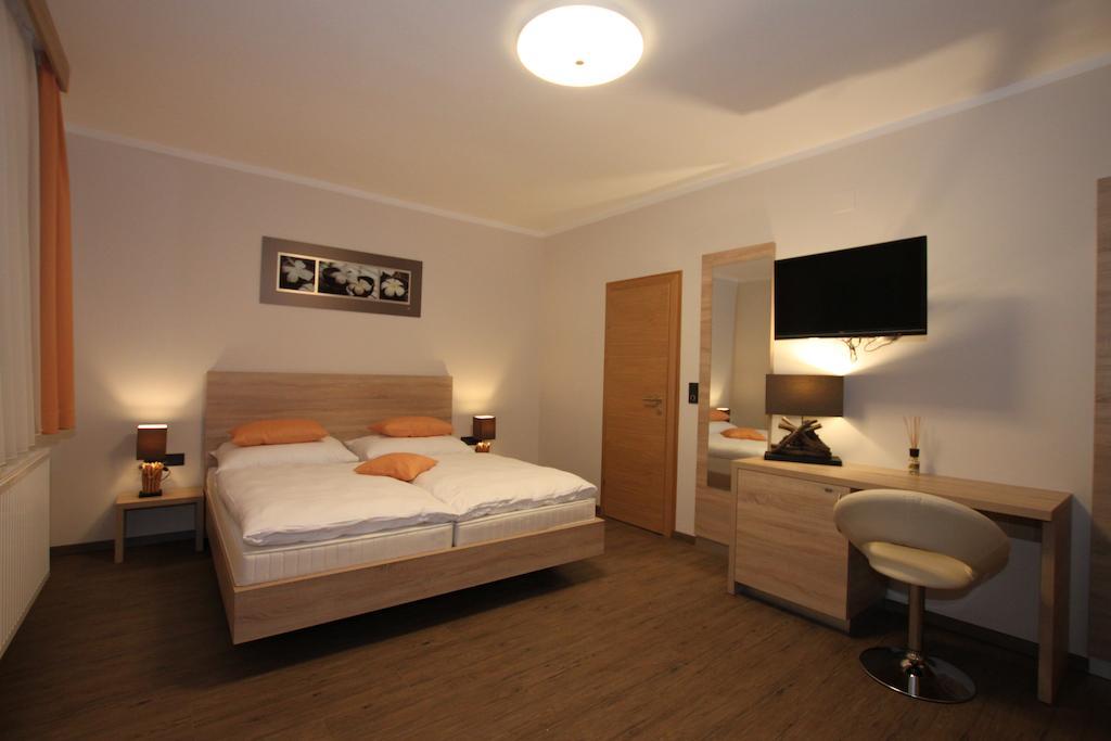 Pension Central Semmering Room photo